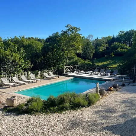 Le Domaine Du Tilleul Hébergement de vacances Saint-Chamassy